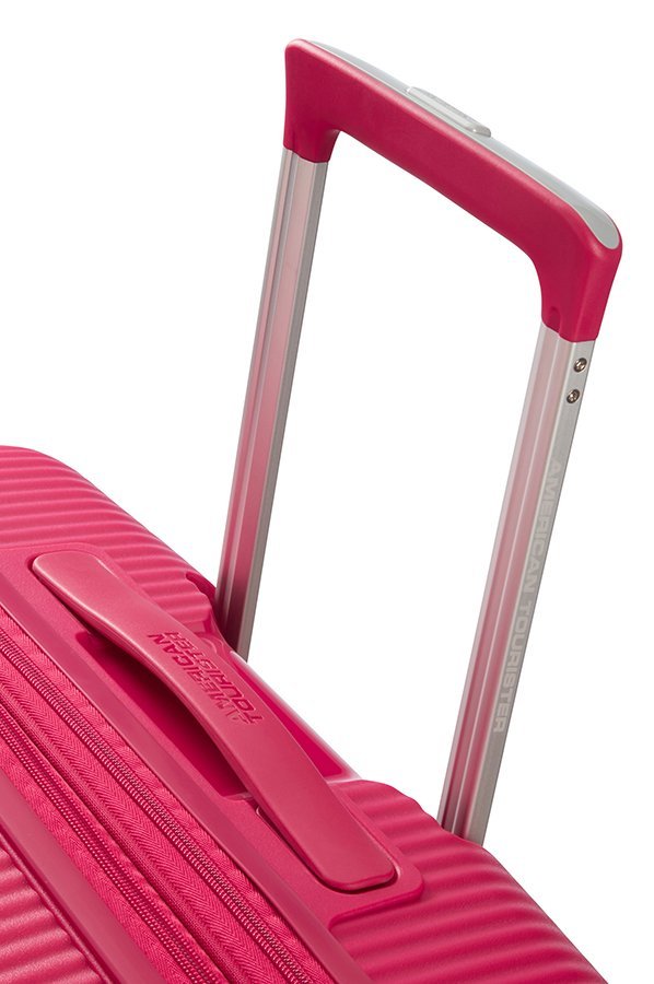 https://www.andreashop.sk/files/kat_img/AMERICAN_TOURISTER_32G90001_SOUNDBOX_55_20_TSA_EXP_JUST_LUGGAGE_LIGHTNING_PINK_32G_90_001_3_80f16e5e5da240e3942540a4a50a9a3f.jpg