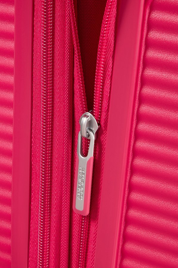 https://www.andreashop.sk/files/kat_img/AMERICAN_TOURISTER_32G90001_SOUNDBOX_55_20_TSA_EXP_JUST_LUGGAGE_LIGHTNING_PINK_32G_90_001_6_7085c02d7efa4cb19d1febcec45963bf.jpg